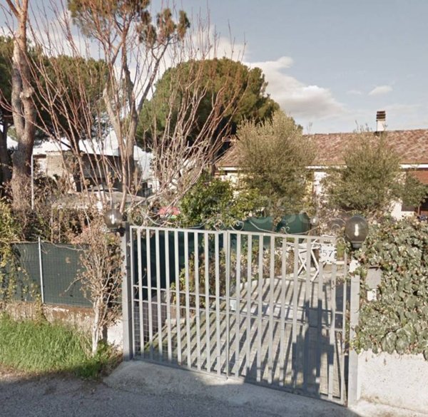 appartamento in vendita a Roma in zona Giardini di Corcolle