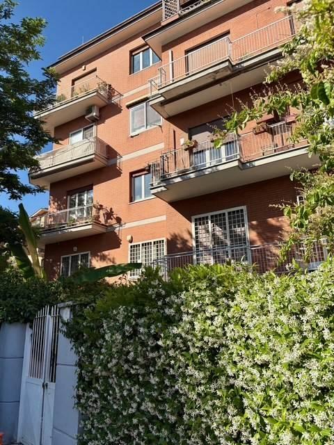 appartamento in vendita a Roma in zona Gianicolense