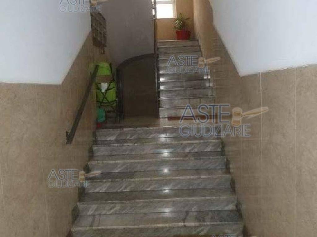 appartamento in vendita a Roma in zona Tuscolano
