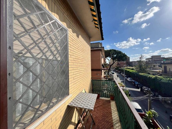 appartamento in vendita a Roma in zona Torre Angela