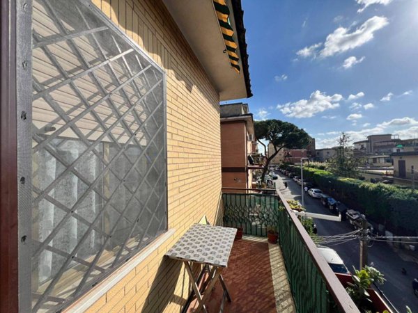 appartamento in vendita a Roma in zona Torre Angela
