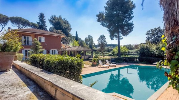 casa indipendente in vendita a Roma in zona Valle Muricana