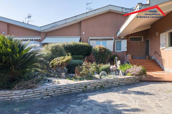 casa indipendente in vendita a Roma in zona Ostiense