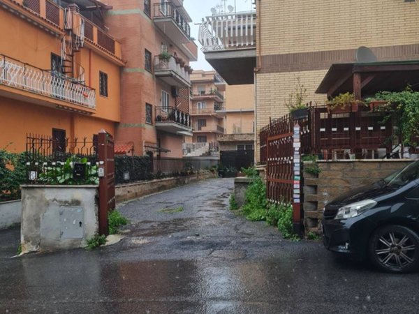 locale commerciale in vendita a Roma in zona Trionfale
