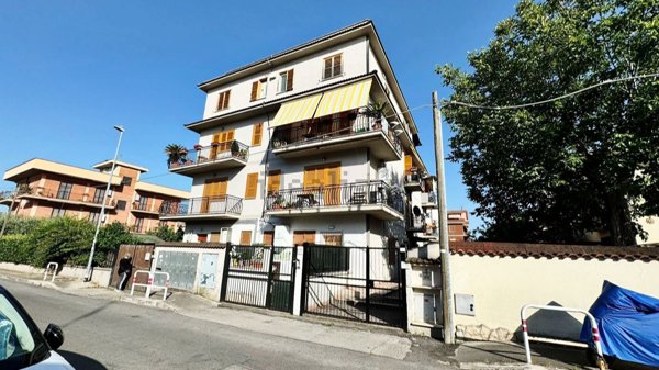 appartamento in vendita a Roma in zona Giardini di Corcolle