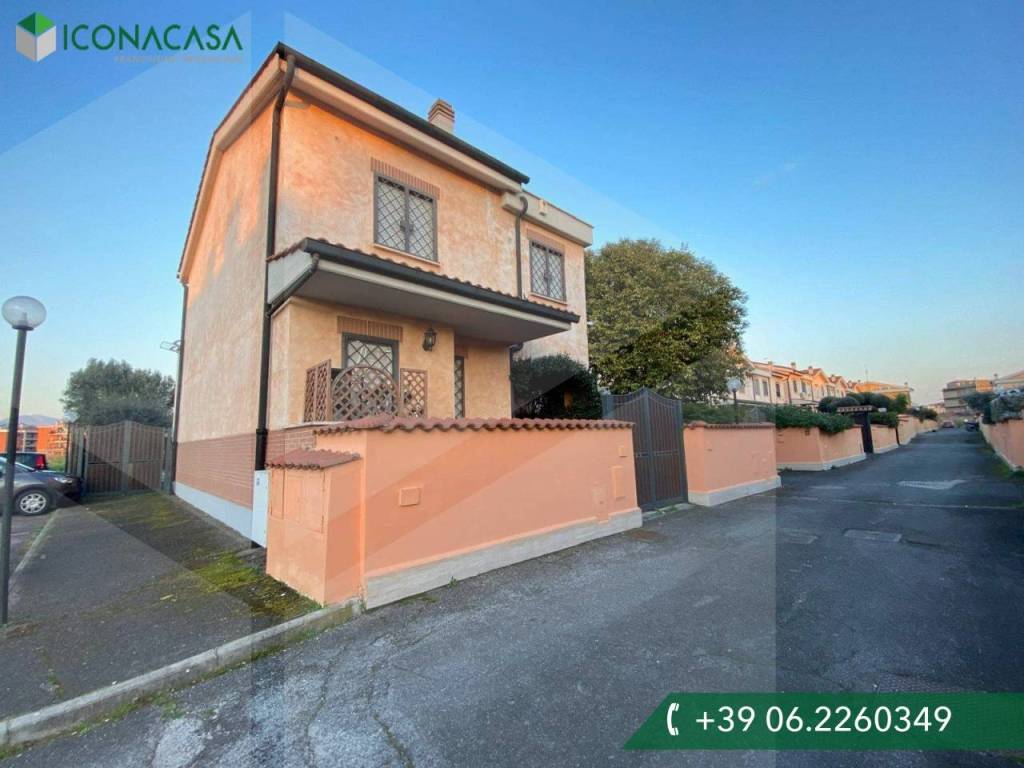casa indipendente in vendita a Roma in zona Castelverde