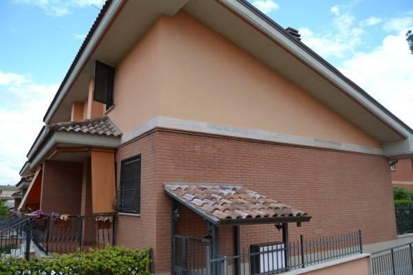 casa indipendente in vendita a Roma