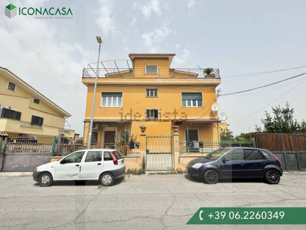 appartamento in vendita a Roma in zona Giardini di Corcolle