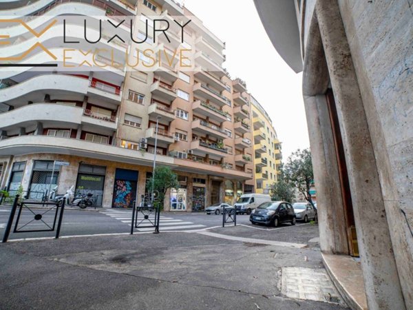 negozio in vendita a Roma in zona Salario