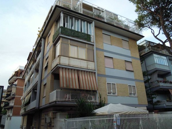 appartamento in vendita a Roma in zona Gianicolense
