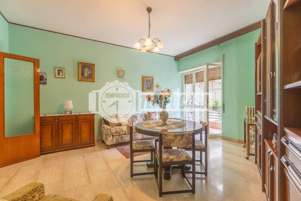 appartamento in vendita a Roma in zona Tuscolano