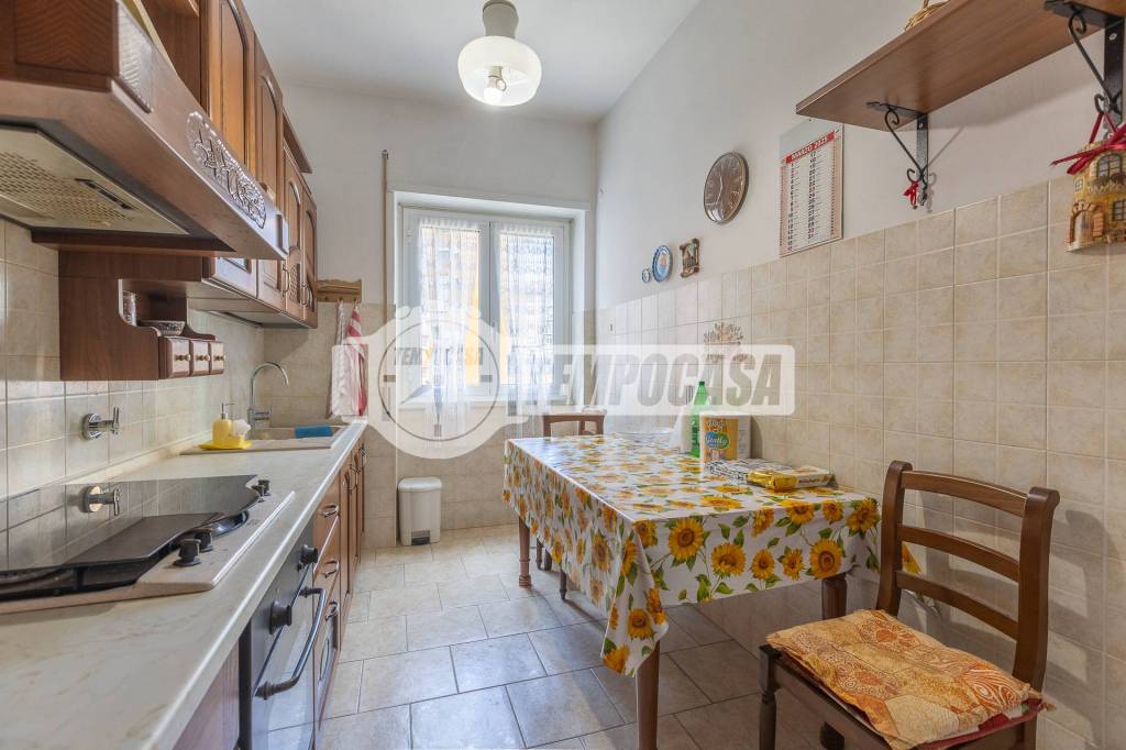 appartamento in vendita a Roma in zona Tuscolano