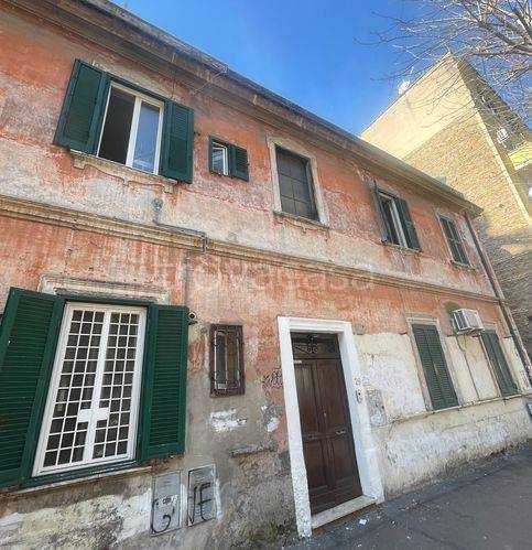 appartamento in vendita a Roma in zona Prenestino-Labicano