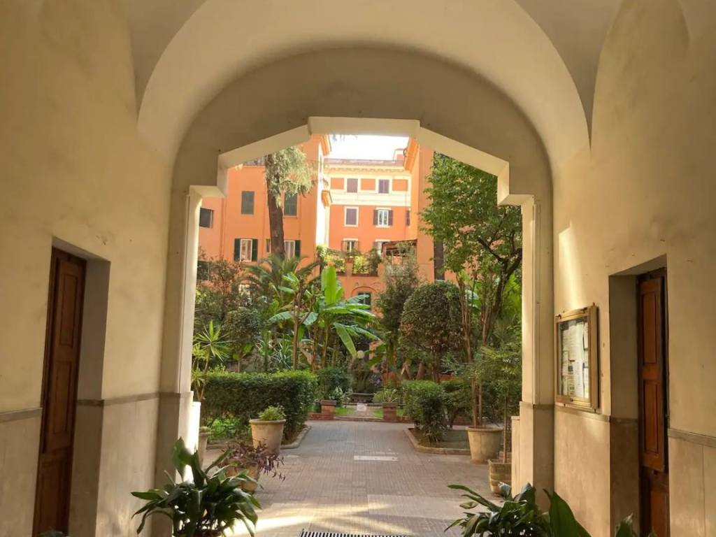 appartamento in vendita a Roma in zona Tor di Quinto
