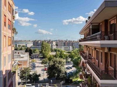 appartamento in vendita a Roma in zona Ardeatino