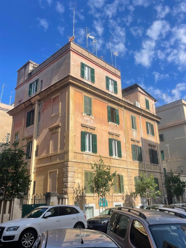 appartamento in vendita a Roma in zona Tuscolano