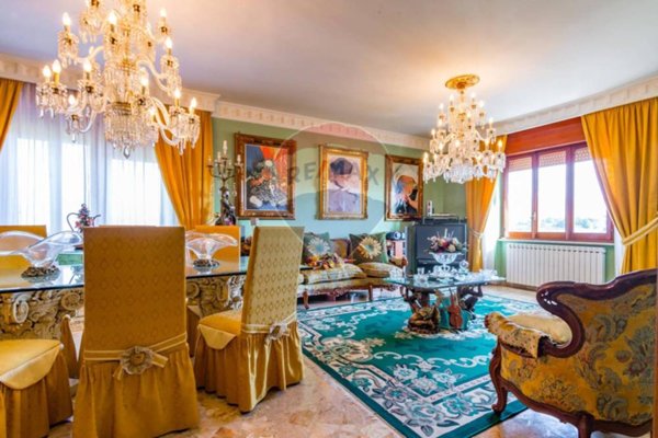 casa indipendente in vendita a Roma