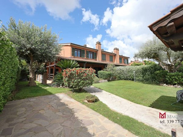 casa indipendente in vendita a Roma in zona Infernetto