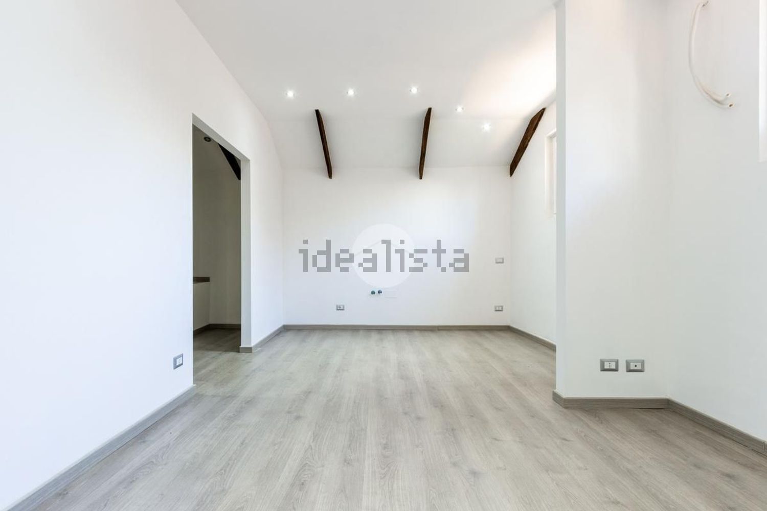 appartamento in vendita a Roma in zona Ostiense