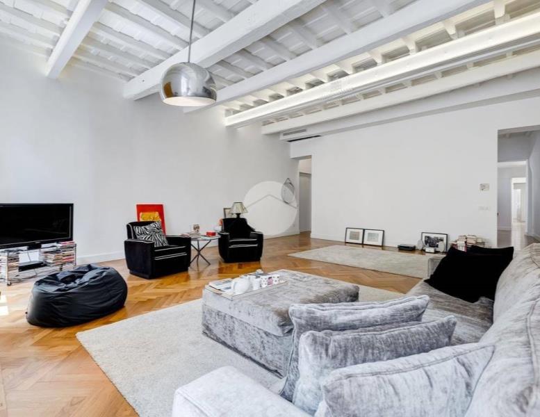 appartamento in vendita a Roma in zona Rione Monti/Campitelli