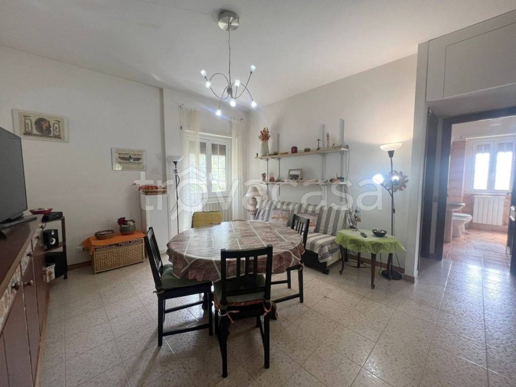 appartamento in vendita a Roma in zona Selva Candida