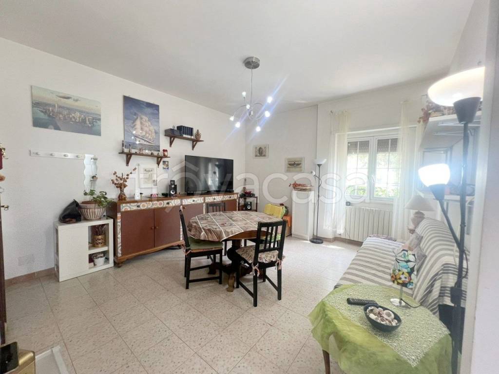 appartamento in vendita a Roma in zona Selva Candida