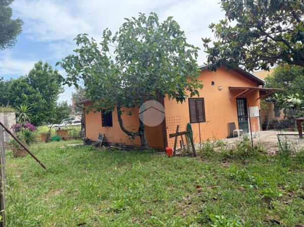 casa indipendente in vendita a Roma