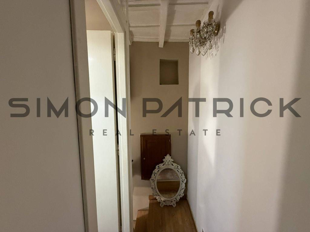 appartamento in vendita a Roma in zona Trevi-Colonna