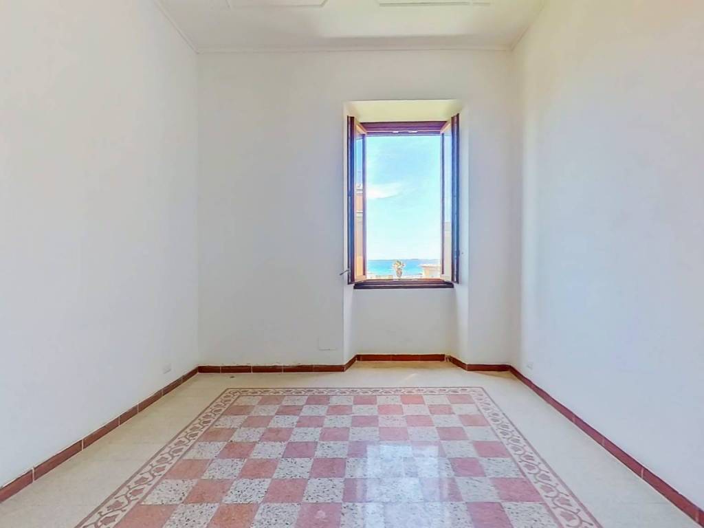 appartamento in vendita a Roma in zona Ostia