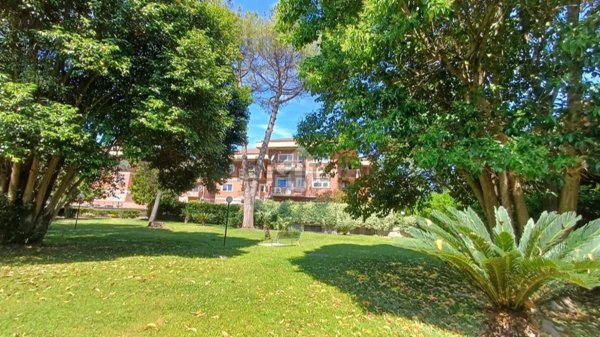 appartamento in vendita a Roma in zona Appio Pignatelli