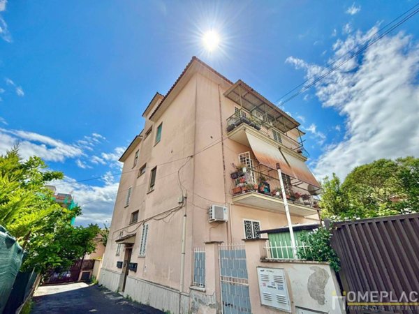 appartamento in vendita a Roma in zona Torre Maura