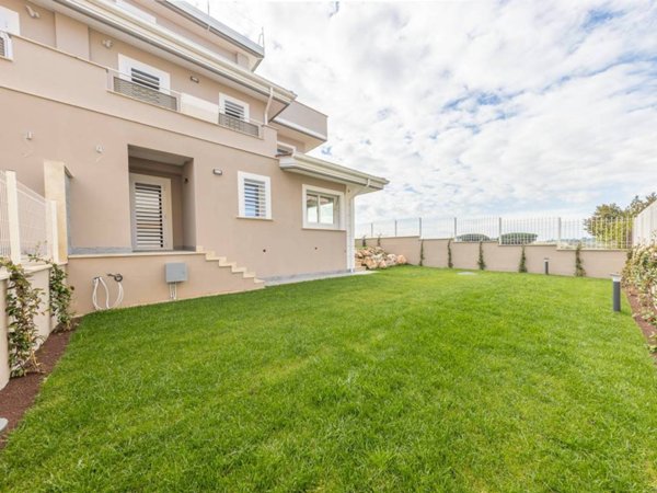 appartamento in vendita a Roma in zona Borghesiana