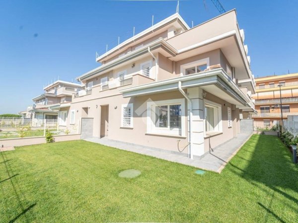 appartamento in vendita a Roma in zona Borghesiana