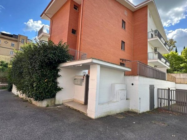appartamento in affitto a Roma in zona Torrione Cerquetta