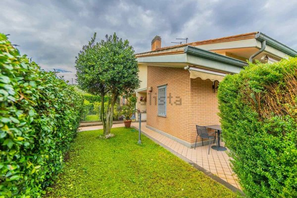 casa indipendente in vendita a Roma in zona Borghesiana