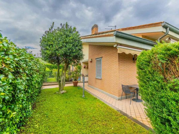 casa indipendente in vendita a Roma in zona Borghesiana