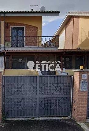 casa indipendente in vendita a Roma in zona Infernetto