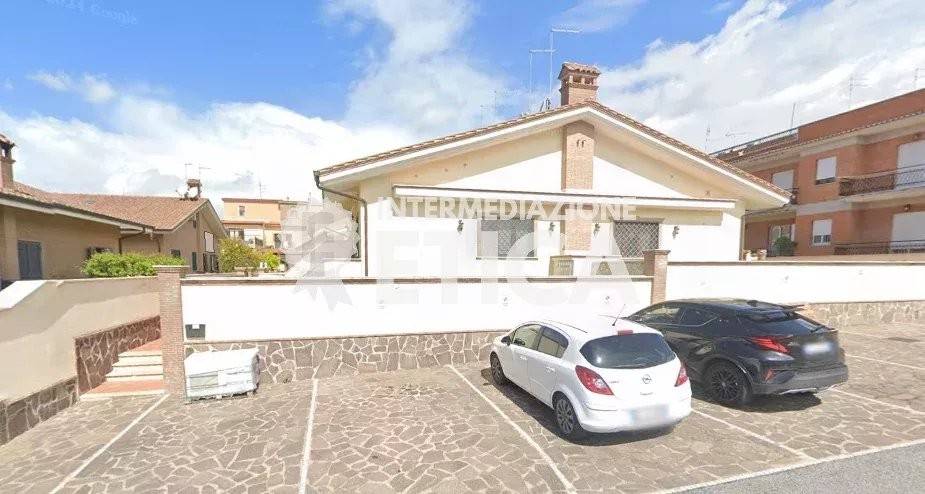 appartamento in vendita a Roma in zona Acilia