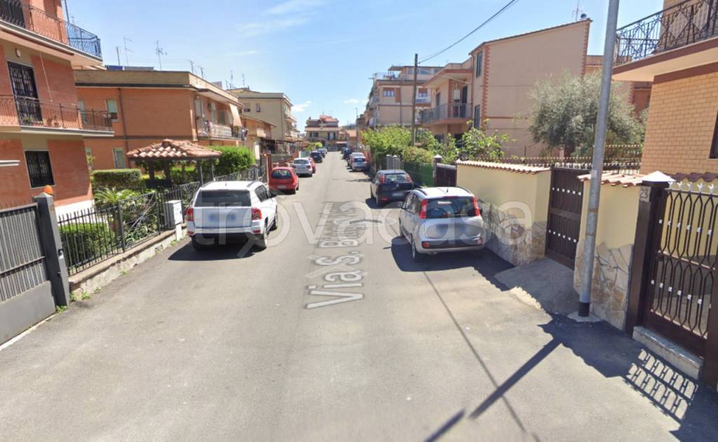 appartamento in vendita a Roma in zona Borghesiana