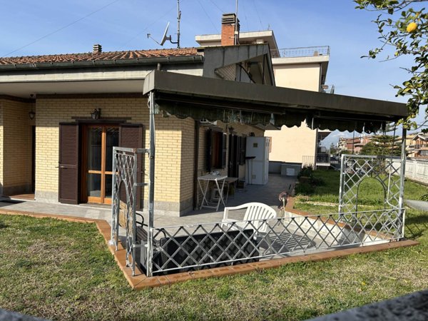 casa indipendente in vendita a Roma in zona Ottavia