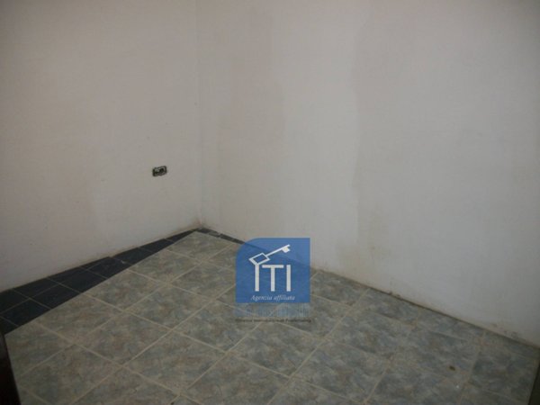 locale di sgombero in vendita a Roma in zona Ostiense