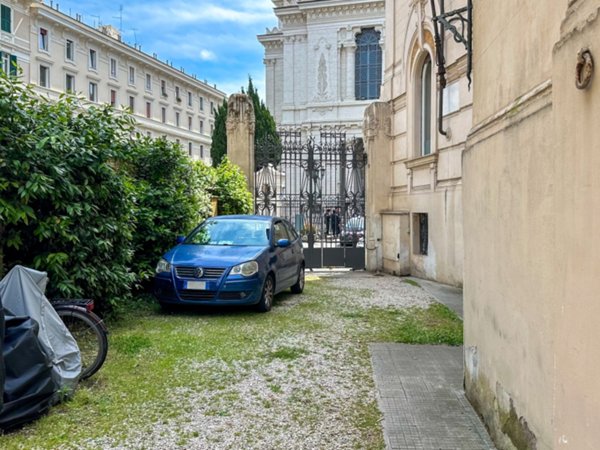appartamento in vendita a Roma in zona Giardini di Corcolle