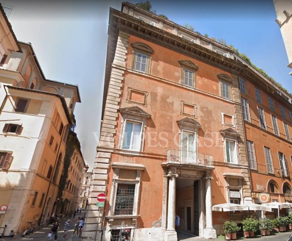 locale di sgombero in vendita a Roma in zona Campo Marzio