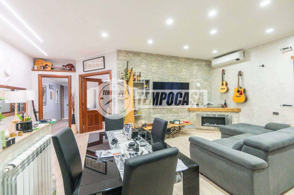 appartamento in vendita a Roma in zona Finocchio