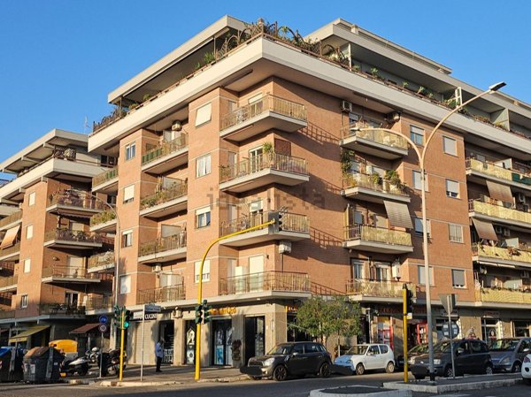appartamento in vendita a Roma in zona Ostia