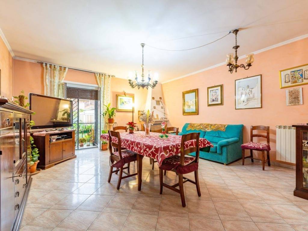 appartamento in vendita a Roma in zona Lunghezza