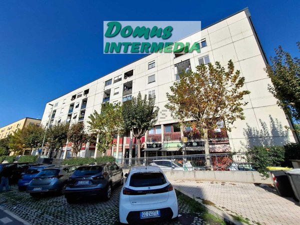 appartamento in vendita a Roma in zona Giuliano Dalmata