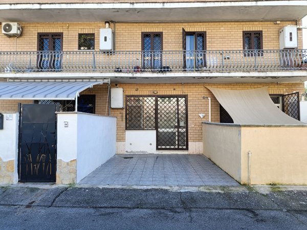 appartamento in vendita a Roma in zona Dragona/Bagnoletto