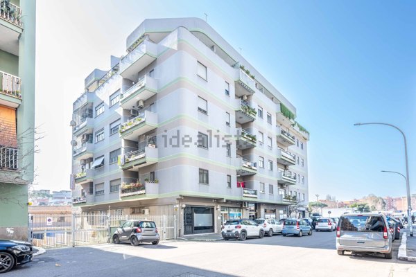 appartamento in vendita a Roma in zona Ostia
