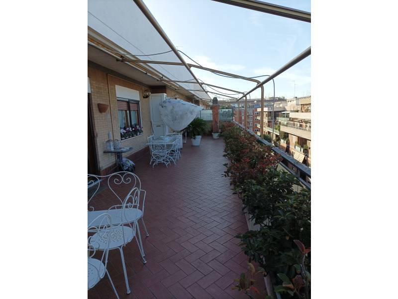 appartamento in vendita a Roma in zona Tuscolano